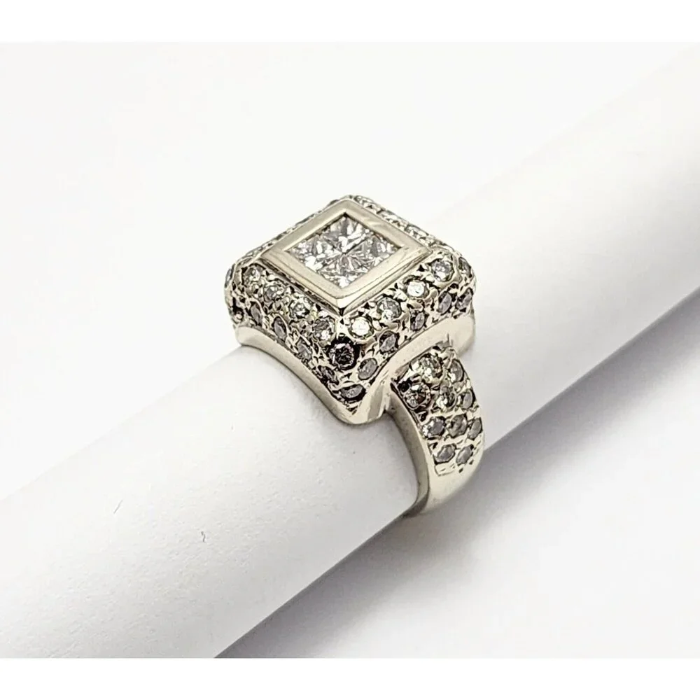 Beautiful 14K Karat Solid White Gold Designer Diamond Statement Ring - Size 7